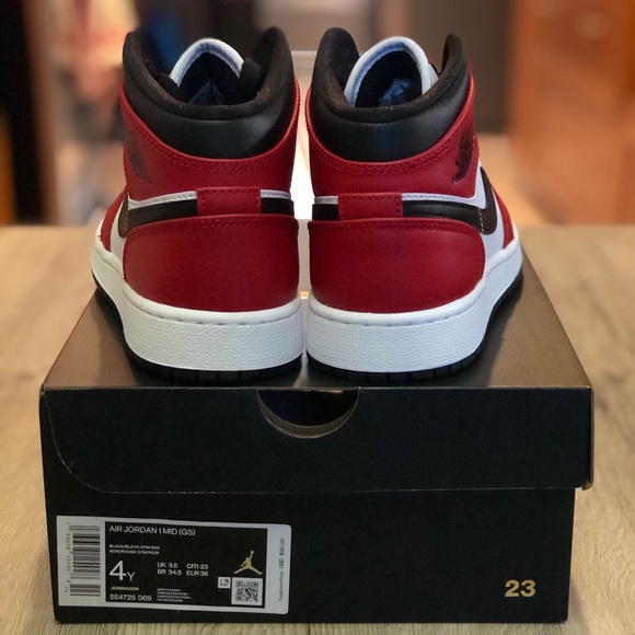 🛑SOLD🛑Air Jordan 1 Mid GS Chicago 554725-069 - Picture 6 of 11